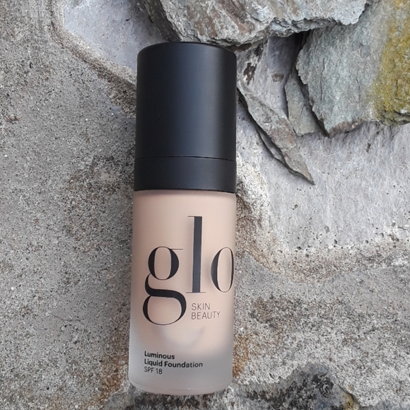 Glo Skin Beauty Other - NWT Glo skin beauty luminous LUX foundation shade CAFE